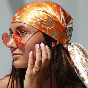힙합 Hijab 스카프 여성 인쇄 Neckerchief Foulard 스퀘어 새틴 실크 스카프 Shawls 및 랩 레이디 Pashmina Bandana 2024