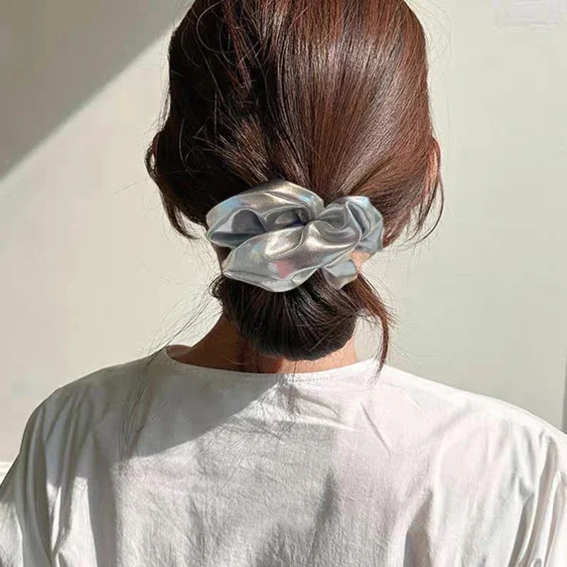 Y2k Scrunchies 메탈 실버 컬러 중간 크기 헤어 타이 달콤한 간단한 탄성 헤어 밴드 여성 헤어 액세서리 일일 머리 장식