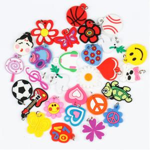 100pcs 펜 던 트 DIY 다채로운 Loom 고무 밴드 팔찌 쥬얼리 구슬 만들기 장난감 다채로운 동물 꽃 구슬 무작위 스타일 2023