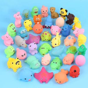 8 PC 세트 수영복 장난감 랜덤 키즈 아기 동물 수영복 튀는 소리 작은 장난감
