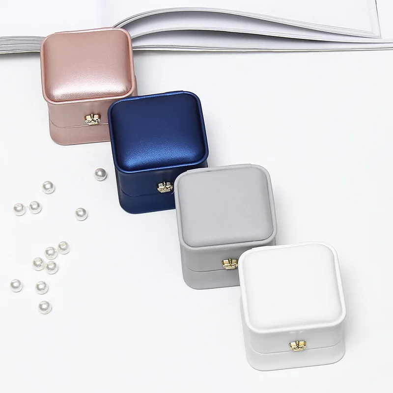 1Pcs 패션 반지 보석 상자 5.8x5.8x4.5cm 로즈 골드/네이비 블루/그린/화이트 Pu 크라운 버클 결혼 선물 보석 상자