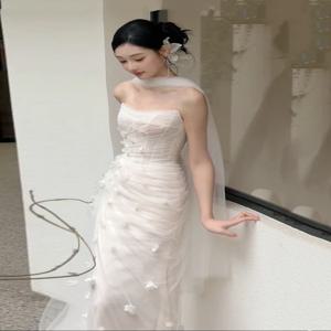 우아한 스트랩리스 피쉬테일 웨딩드레스 2025 신상 야외용 가운 신부 모닝 가운 약혼 미니 드레스 롱 네트 스커트