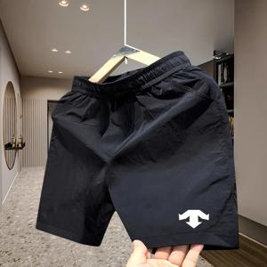 캐주얼하고 다재다능하며 속건성이 뛰어난 남성을 위한 유럽과 미국의 트렌디 브랜드 3D 프린트 여름 스포츠 루즈 비치 반바지