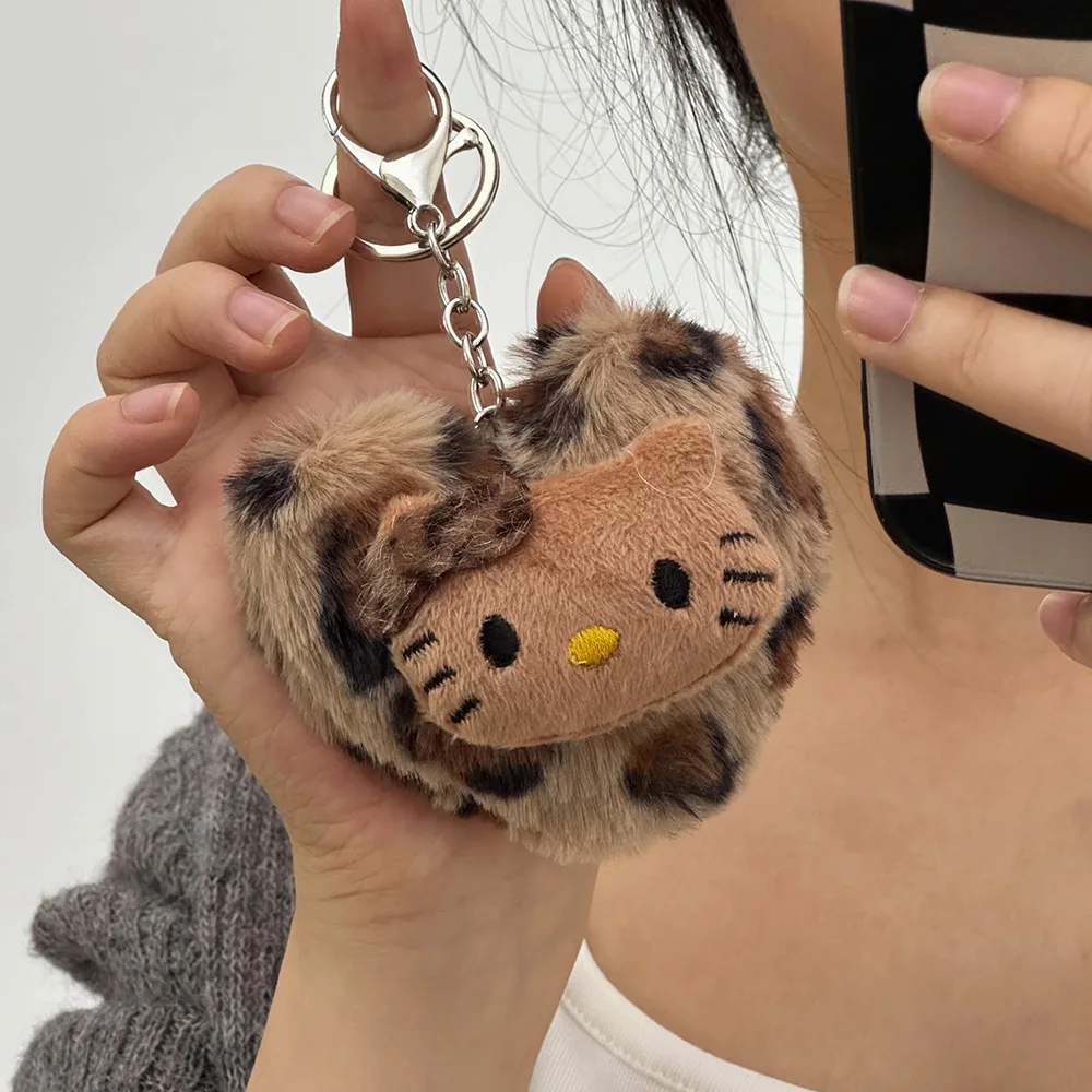 Hellokitty 레트로 레오파드 인형 펜던트 Sanrio Kawaii 애니메이션 장난감 열쇠 고리 만화 패션 가방 액세서리 열쇠 고리 크리스마스 선물