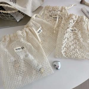 레이스 수 놓은 데이지 메쉬 Drawstring 메이크업 가방 귀여운 여름 여행 화장품 세면 용품 주최자 액세서리 보관 주머니
