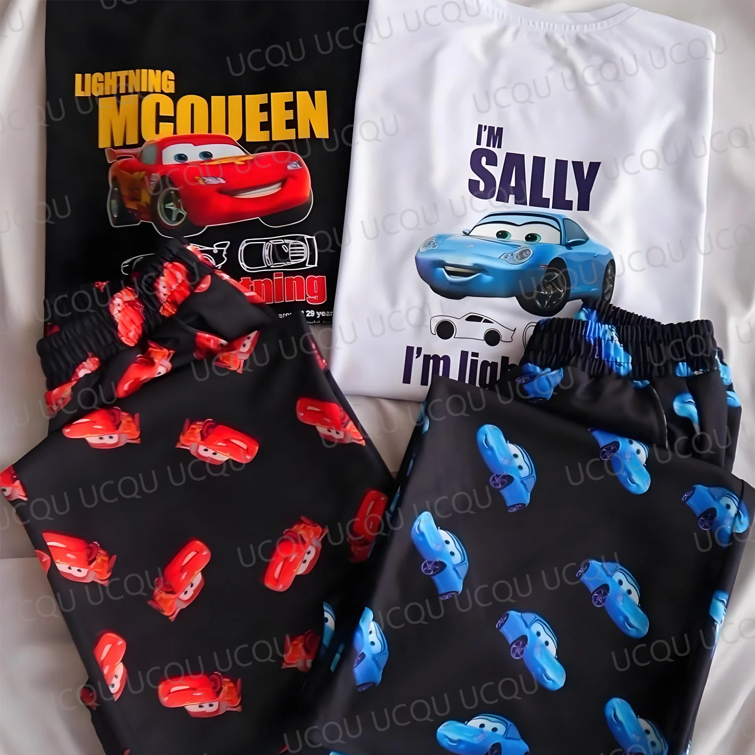 2025 Lightning McQueen & Sally 커플 Loungewear 세트 성인/어린이를위한 파자마 바지가있는 대형 여름 코튼 티셔츠 Home Outf