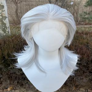 슬리버 그레이 13x4 합성 레이스 프론트 가발 여성용 코스프레 어깨 길이 숭어 합성 가발 레이어 포니 테일 글루리스 가발