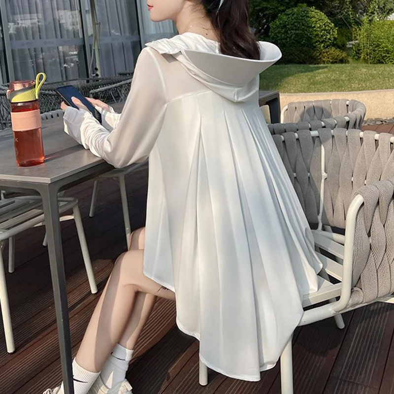 캐주얼 의류 솔리드 코트 자외선 방지 후드 지퍼 앞면 짧고 뒷면 긴 주머니 선 스크린 셔츠 긴 소매 여름 여성