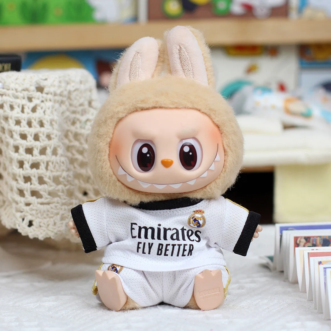 Labubu V1V2 V3 축구 시리즈 세트 10/7 의류 인형 DIY 운동복 비닐 펜던트 인형 의류 소년 선물 장난감 재고 있음