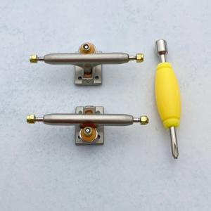 솔리드 PU 부싱이 있는 핑거 스케이트보드 트럭, 34mm 스퀘어 베이스 핑거 보드