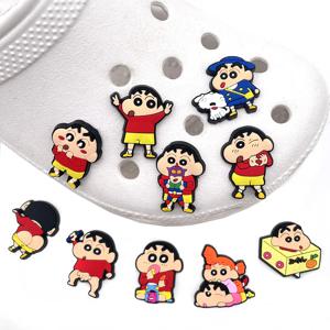 10Pcs 애니메이션 크레용 신짱 홀 슬리퍼 버클 액세서리 Kawaii 스니커즈 액세서리 Decration 샌들 버클 선물