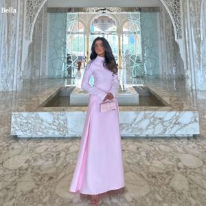 Bella 맞춤형 핑크 A 라인 새틴 하이 넥 로브 드 soirée 긴 소매 사이드 슬릿 파티 드레스 바닥 길이 댄스 파티 드레스 2025