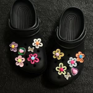 여름 샌들과 슬리퍼를위한 새로운 젤리 꽃의 매력 도파민 DIY 신발 액세서리 여자를위한 귀여운 장식 여자