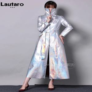Lautaro 여성용 롱 럭셔리 샤이니 반사 홀로그램 특허 PU 가죽 트렌치 코트, 유럽 패션 2023, 봄 가을