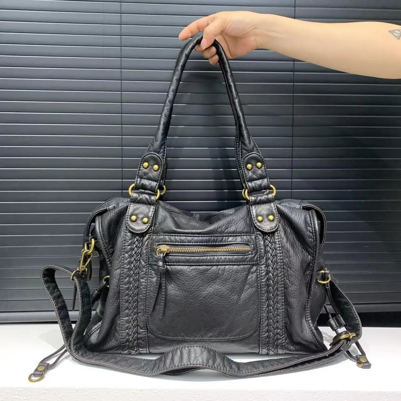 Y2K 매운 소녀 한 어깨 Crossbody 가방 빈티지 씻어 가죽 부드러운 가죽 오토바이 가방 대용량 가방