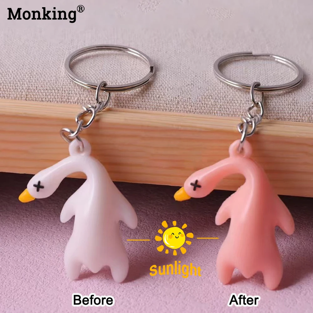 Monking 재미 있은 색상 변경 오리 키 체인 UV Photochromic 시뮬레이션 로스트 오리 자동차 펜던트 열쇠 고리 핸드백 액세서리 선물