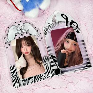 맞춤형 검정색과 분홍색 시리즈 노트 날개 폴카 도트 카드 홀더 Kpop 노트 날개는 몽환적인 사진 카드 홀더, Pu 소재, 3-3.5인치 셀카, 아이돌 사진 카드, 캠퍼스 카드 보관 디스플레이에 적합합니다.