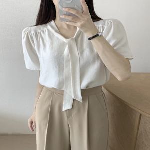 블루 새시 버블 슬리브 셔츠 여성 여름 새 스타일 매듭 디자인 부드러운 반소매 탑 트렌디 루즈핏 퓨어 컬러 하프 오픈 칼라