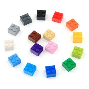 60pcs DIY 빌딩 블록 두꺼운 피규어 벽돌 2x2 도트 교육 크리 에이 티브 크기 어린이를위한 3003 플라스틱 장난감과 호환 가능