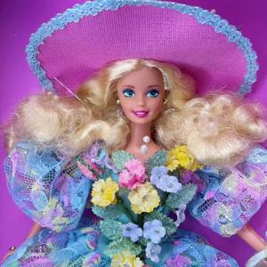 정품 한정판 및 절판 Barbie Avon Rose Splendor Barbie Spring Bouquet Limited Collection