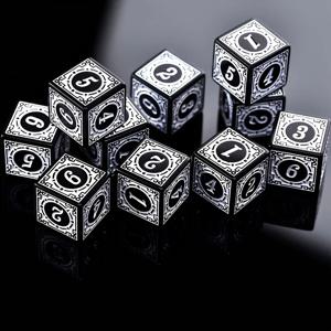 10 개/대 아크릴 주사위 세트 D6 새겨진 패턴 다면체 주사위 RPG 던전 및 드래곤 보드 게임을위한 6면 게임 주사위