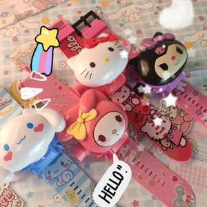 Kawaii Sanrio 헬로 키티 멜로디 Kuromi Cinnamoroll 3D 프로젝션 디지털 시계 실리카 시계 밴드 전자 시계 선물