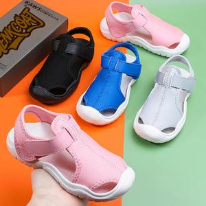 소년을위한 여름 어린이 샌들 소녀 어린이 신발 야외 미끄럼 방지 아기 해변 신발 멋진 맨발 Infantil Sandalies Walking Shoe