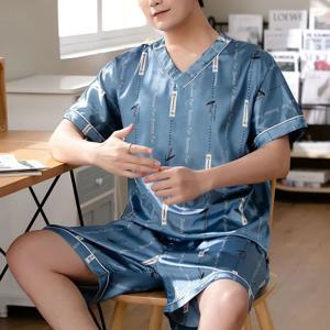 대형 남성 Homewear 얼음 실크 반팔 반바지 학생 잠옷 한국어 버전 문자 느슨한 3xl 반팔 Two-Pi