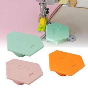 재봉틀 용 1pcs 자기 솔기 가이드 다각형 안티 컬링 플라스틱 포지셔너 범용 포지셔닝 재봉 액세서리