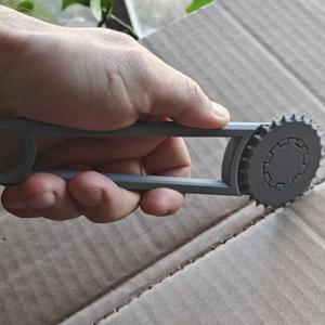 DIY 공예 카드 수정을위한 조정 가능한 강철 롤러 그레이 홀 펀치가있는 1pc 수동 핸드 헬드 판지 상자 펀치 도구