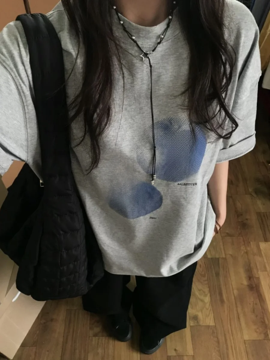 느슨한 캐주얼 라운드 넥 반팔 티셔츠 과일 패턴 그레이 플러스 사이즈 여름 편안한 다목적 여성 한국 스타일 탑