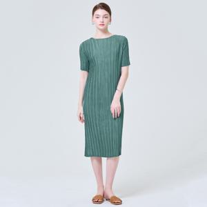 [최초가 78,000원]  베이직 라운드 반팔 플리츠 스트라이프 롱 원피스_YI06WQPOP80