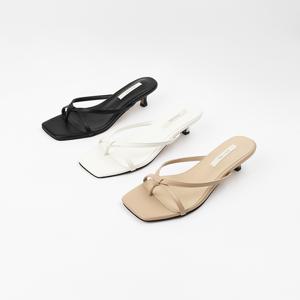 신난다슈 여성 쪼리 뮬 슬리퍼 샌들 힐 4cm 뮬 샌들 발편한 플립플랍 AG257827