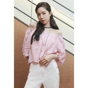 [JJ지고트]시어서커 밴딩 크롭블라우스GP6A0BLR71