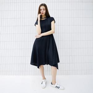 yoyoyoy [여성][최초가 155000원]언밸런스 컬러 리본 플레어 원피스_블랙-AJ04WNPOP02BK1