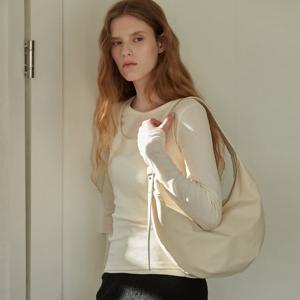 Nylon hobo bag_Cream beige BE25SSAC001