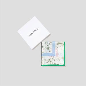 빈폴ACC [Re-edition] 실크 플라워 스퀘어 스카프 - 아이보리 BE5284S010