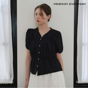 정상가:59,000원 ㅣ [미니멈 에브리데이]진주 버튼 셔링 반팔 블라우스 (EB2BA079D)