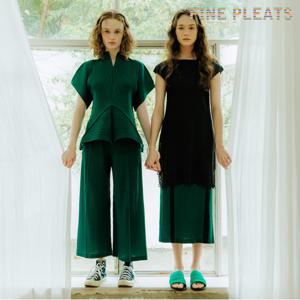 [FINE PLEATS] 피네 플리츠 보트넥 반팔 펀칭 튜닉 블랙