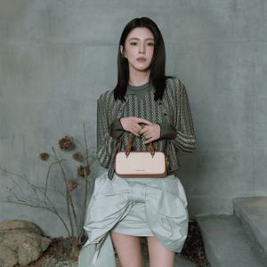 찰스앤키스 한소희 새미 캔버스  이롱게이티드 백 CK2302715741