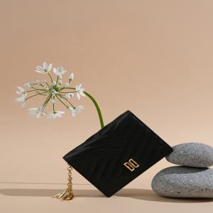액세서리 DCWA5F218BK [CARLISLE]블랙 칼라일 엠보 가죽 골드DD 카드지갑