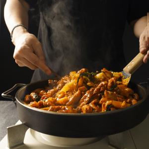 춘천 닭갈비 1kg 국내산 닭다리살 캠핑 음식 양념 밀키트 숯불 마들 푸드