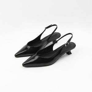 [신난다슈] 여성 슬링백 힐 4cm 스틸레토 슬링백 구두 샌들 펌프스 브이컷 FL251497 블랙