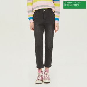 [베네통] 포켓 포인트 일자핏 데님팬츠 BADP11311_BK