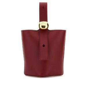 LOEWE 레드 레더 미니 페블 버킷 백 AANBBBMX01 BURNTRED