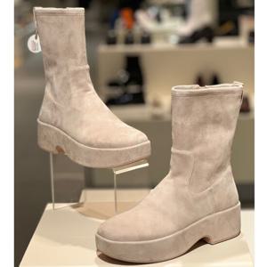 핏플랍24FW F-루마 스웨이드 여성 앵클 부츠 FFSO4F623I3 진베이지