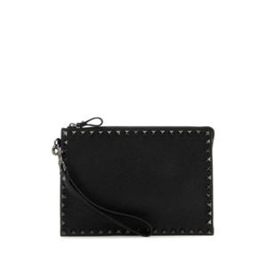 VALENTINO GARAVANI 블랙 가죽 락스터드 클러치 4Y2P0U47BVR 0NO