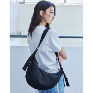 [질스튜어트] 블랙 나일론 발레무드 리본 포인트 호보 크로스백 JABA5E251