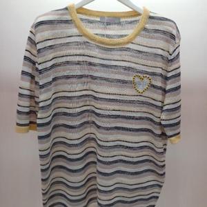 Latium HC06 뚝떨어지는 린넨 느낌 구슬하트 스트라이프 라운드 반팔 여름 니트티 T2523sw38Y