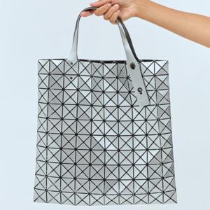 25 SS 바오바오 이세이미야케 Quatro 콰트로 글로스 토트백 실버 BB48 AG043 91